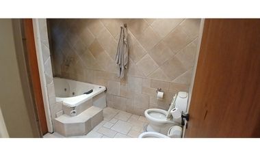 CASA 4 AMBIENTES CON PISCINA