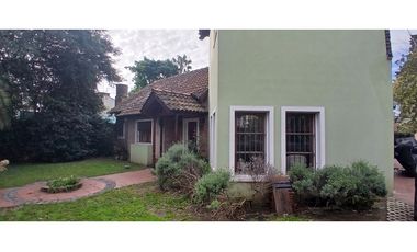 CASA 4 AMBIENTES CON PISCINA