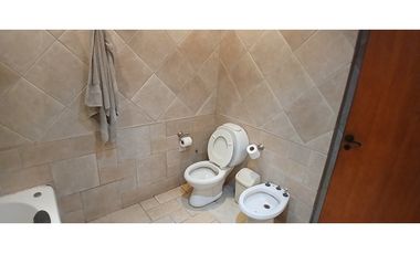 CASA 4 AMBIENTES CON PISCINA