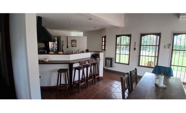 CASA 4 AMBIENTES CON PISCINA