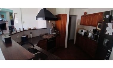 CASA 4 AMBIENTES CON PISCINA