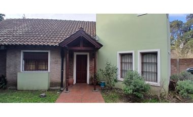 CASA 4 AMBIENTES CON PISCINA