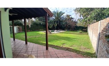 CASA 4 AMBIENTES CON PISCINA