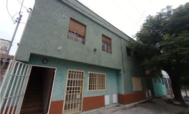 ALQUILO - DEPARTAMENTO PLANTA ALTA - 3 DORMITORIOS - BARRIO IPONA