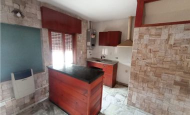 ALQUILO - DEPARTAMENTO PLANTA ALTA - 3 DORMITORIOS - BARRIO IPONA