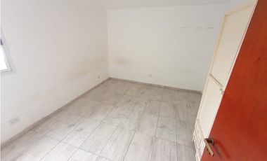 ALQUILO - DEPARTAMENTO PLANTA ALTA - 3 DORMITORIOS - BARRIO IPONA