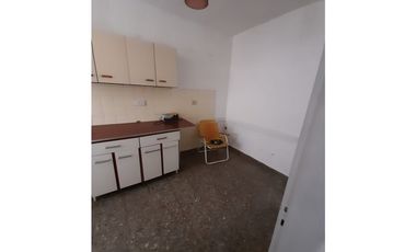 CHALET EN PH AL FRENTE EN ALQUILER. ITUZAINGO NORTE