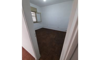 CHALET EN PH AL FRENTE EN ALQUILER. ITUZAINGO NORTE