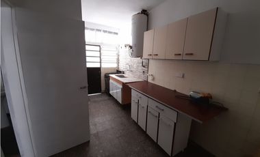 CHALET EN PH AL FRENTE EN ALQUILER. ITUZAINGO NORTE