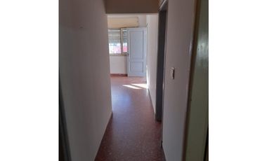 CHALET EN PH AL FRENTE EN ALQUILER. ITUZAINGO NORTE