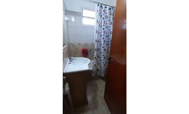 EXCELENTE CASA AMERICANA A METROS CALLE BARCALA. EN VENTA