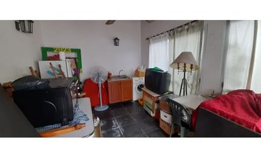 EXCELENTE CASA AMERICANA A METROS CALLE BARCALA. EN VENTA