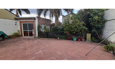 EXCELENTE CASA AMERICANA A METROS CALLE BARCALA. EN VENTA