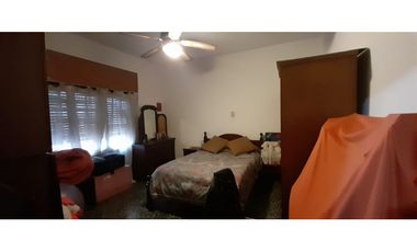 EXCELENTE CASA AMERICANA A METROS CALLE BARCALA. EN VENTA