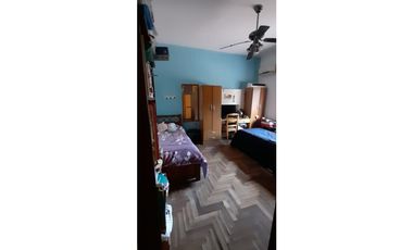 EXCELENTE CASA AMERICANA A METROS CALLE BARCALA. EN VENTA