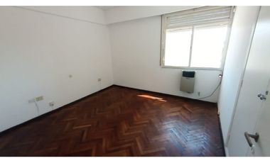 SEMIPISO 2 DORMITORIOS + ESCRITORIO - BALCON - 2 BAÑOS - AV. COLON 322