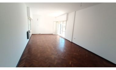 SEMIPISO 2 DORMITORIOS + ESCRITORIO - BALCON - 2 BAÑOS - AV. COLON 322