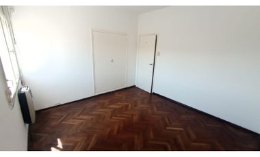 SEMIPISO 2 DORMITORIOS + ESCRITORIO - BALCON - 2 BAÑOS - AV. COLON 322