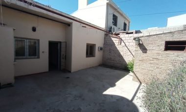 VENTA - CASA 2 DORMITORIOS - Bº TALLERES OESTE