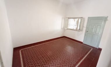 VENTA - CASA 2 DORMITORIOS - Bº TALLERES OESTE