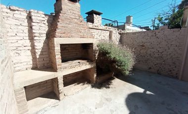 VENTA - CASA 2 DORMITORIOS - Bº TALLERES OESTE