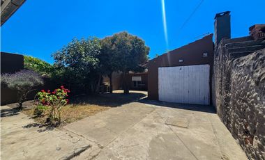 Chalet 3 amb, garage+ Depto 3 amb-NO AP.CREDITO- Calabria y Juramento