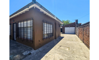 Chalet 3 amb, garage+ Depto 3 amb-NO AP.CREDITO- Calabria y Juramento