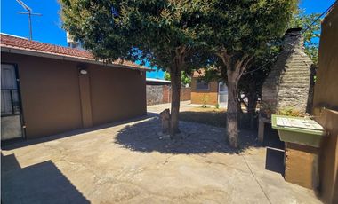 Chalet 3 amb, garage+ Depto 3 amb-NO AP.CREDITO- Calabria y Juramento