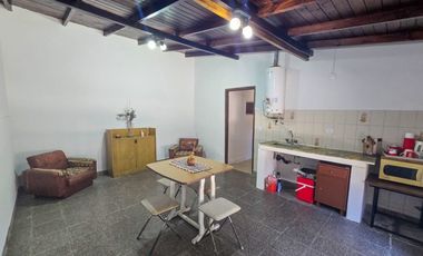 Chalet 3 amb, garage+ Depto 3 amb-NO AP.CREDITO- Calabria y Juramento