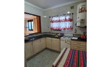 Excelente PH 3 amb. en zona Güemes