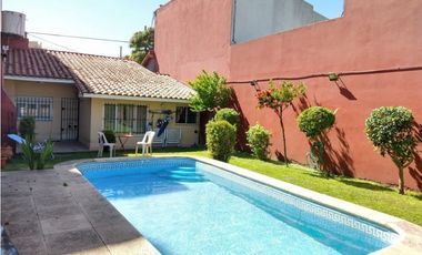 Hermoso chalet en barrio Chauvin con pileta climatizada