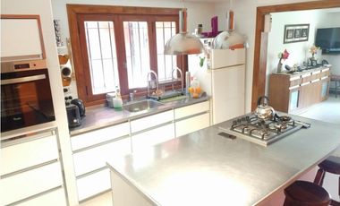 Hermoso chalet en barrio Chauvin con pileta climatizada