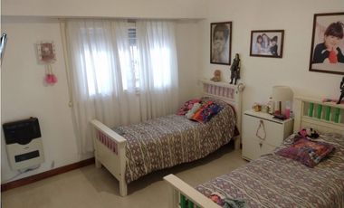 Hermoso chalet en barrio Chauvin con pileta climatizada