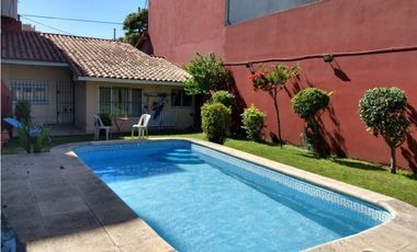 Hermoso chalet en barrio Chauvin con pileta climatizada