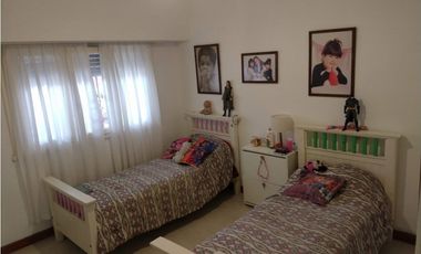 Hermoso chalet en barrio Chauvin con pileta climatizada