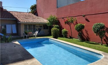 Hermoso chalet en barrio Chauvin con pileta climatizada