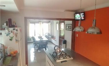 Hermoso chalet en barrio Chauvin con pileta climatizada