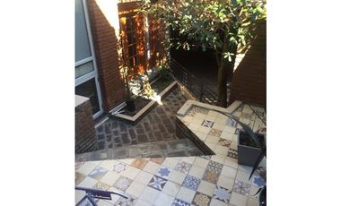 Casa en barrio Los Troncos