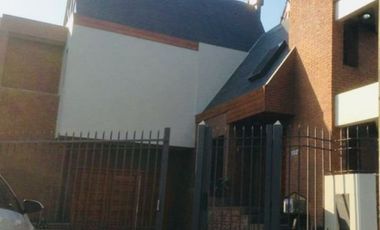 Casa en barrio Los Troncos