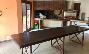 Casa en barrio Los Troncos