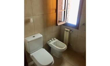 Casa en barrio Los Troncos