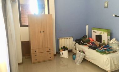 Casa en barrio Los Troncos