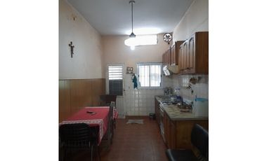 CASA Y LOCAL A LA VENTA EN ASCONAPE AL 1800, PASO DEL REY
