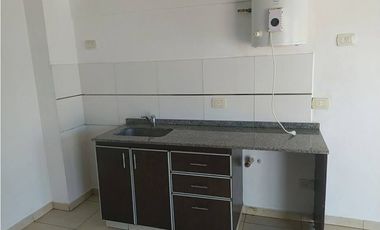 EXCELENTE MONOAMBIENTE en ALQUILER. MORON. A 300 MTS. FFCC SARMIENTO