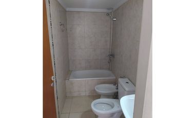 EXCELENTE MONOAMBIENTE en ALQUILER. MORON. A 300 MTS. FFCC SARMIENTO