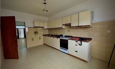 Venta Casa Centrica Dr Muñiz 220