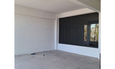 GALPON EXCEPCIONAL EN ITUZAINGO EN ALQUILER