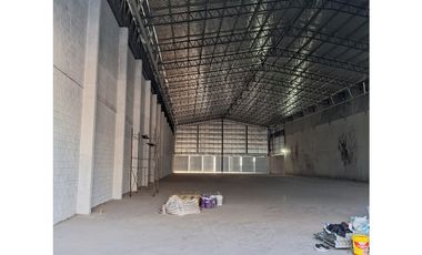 GALPON EXCEPCIONAL EN ITUZAINGO EN ALQUILER