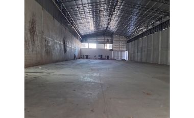 GALPON EXCEPCIONAL EN ITUZAINGO EN ALQUILER