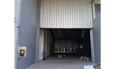 GALPON EXCEPCIONAL EN ITUZAINGO EN ALQUILER